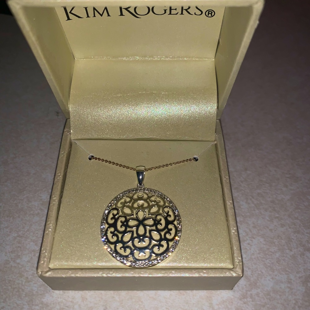 silver pendent necklace